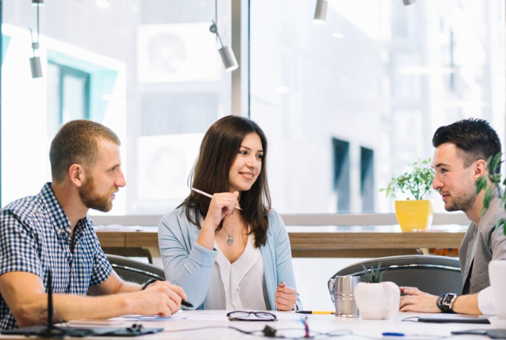 Tech job market - Building authentic connections with fellow job seekers fosters a positive and supportive mindset.